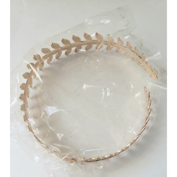 Gold Toned Leaf Arm Band or Candle Decoration - Picture 3 of 4